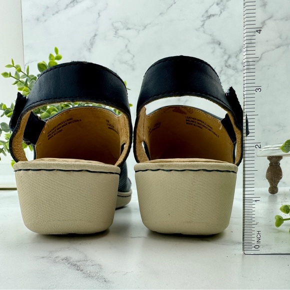 NWOT Born Comfy Navy Shoes Size 7 - Picture 5 of 7